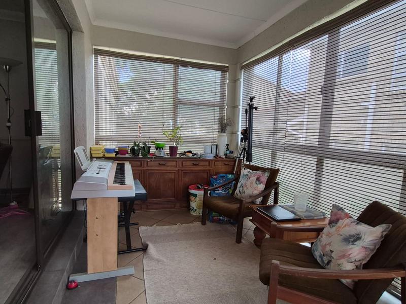 4 Bedroom Property for Sale in Hartenbos Heuwels Western Cape